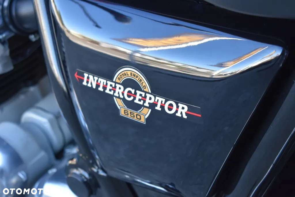 Royal Enfield Interceptor - 18