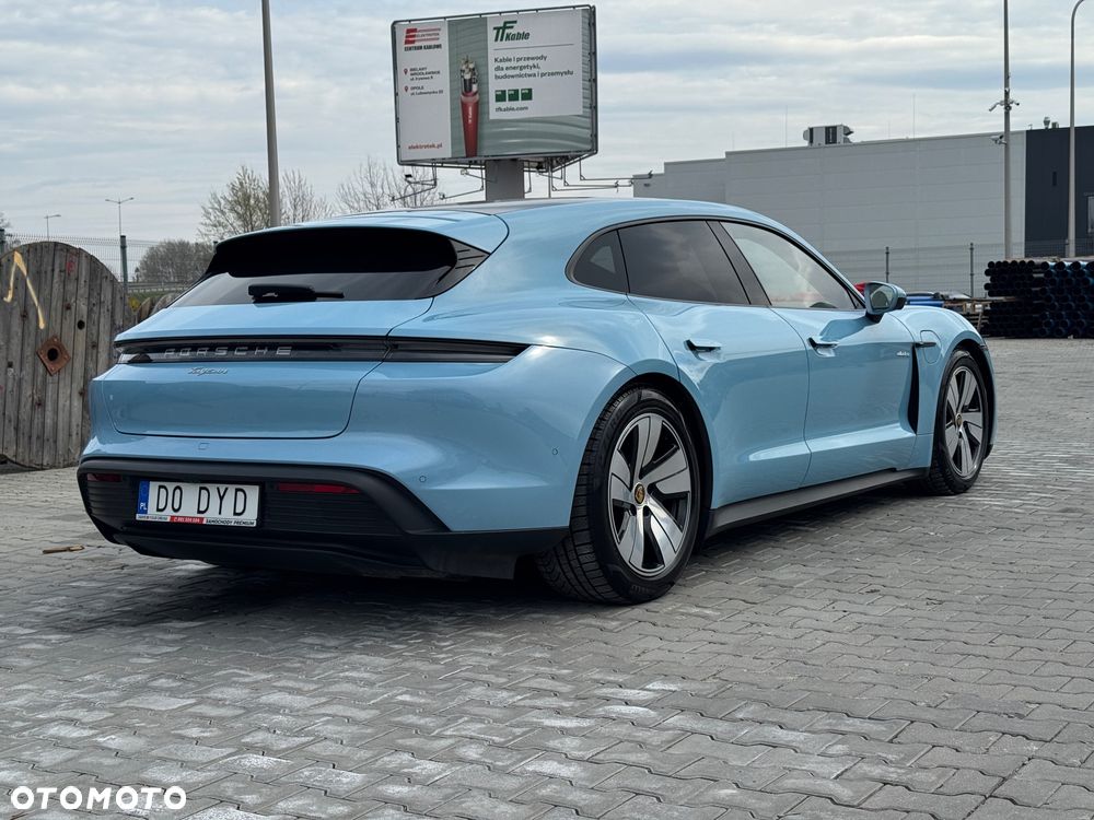 Porsche Taycan - 8