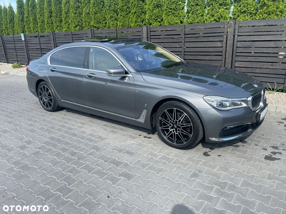 BMW Seria 7 740Le iPerformance - 22
