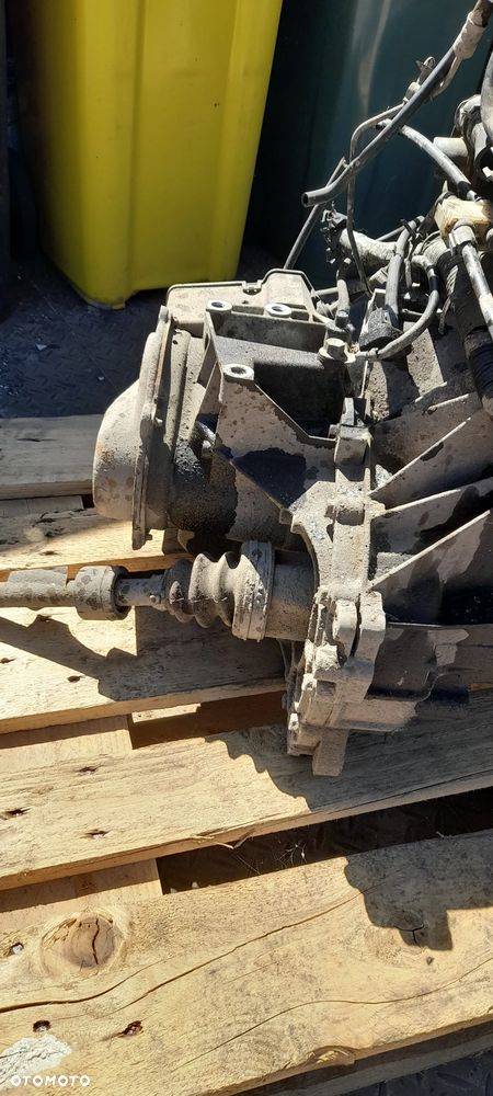 ford fiesta mk7 1,6 tdci skrzynia biegów  8A6R-7002-FB - 4