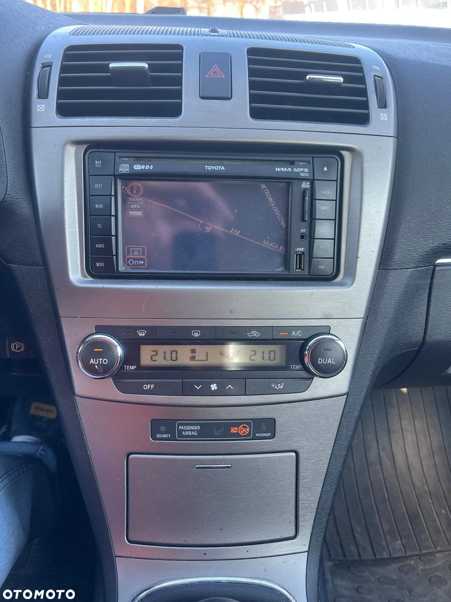 Toyota Avensis 2.0 D-4D Sol+NAVI - 12