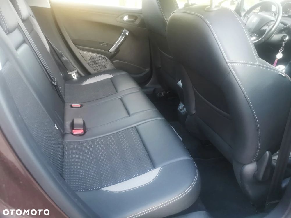 Peugeot 2008 e-HDi FAP 115 STOP & START Allure - 11