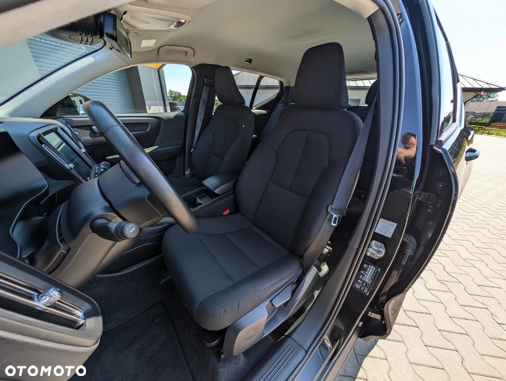 Volvo XC 40 T3 Momentum - 34