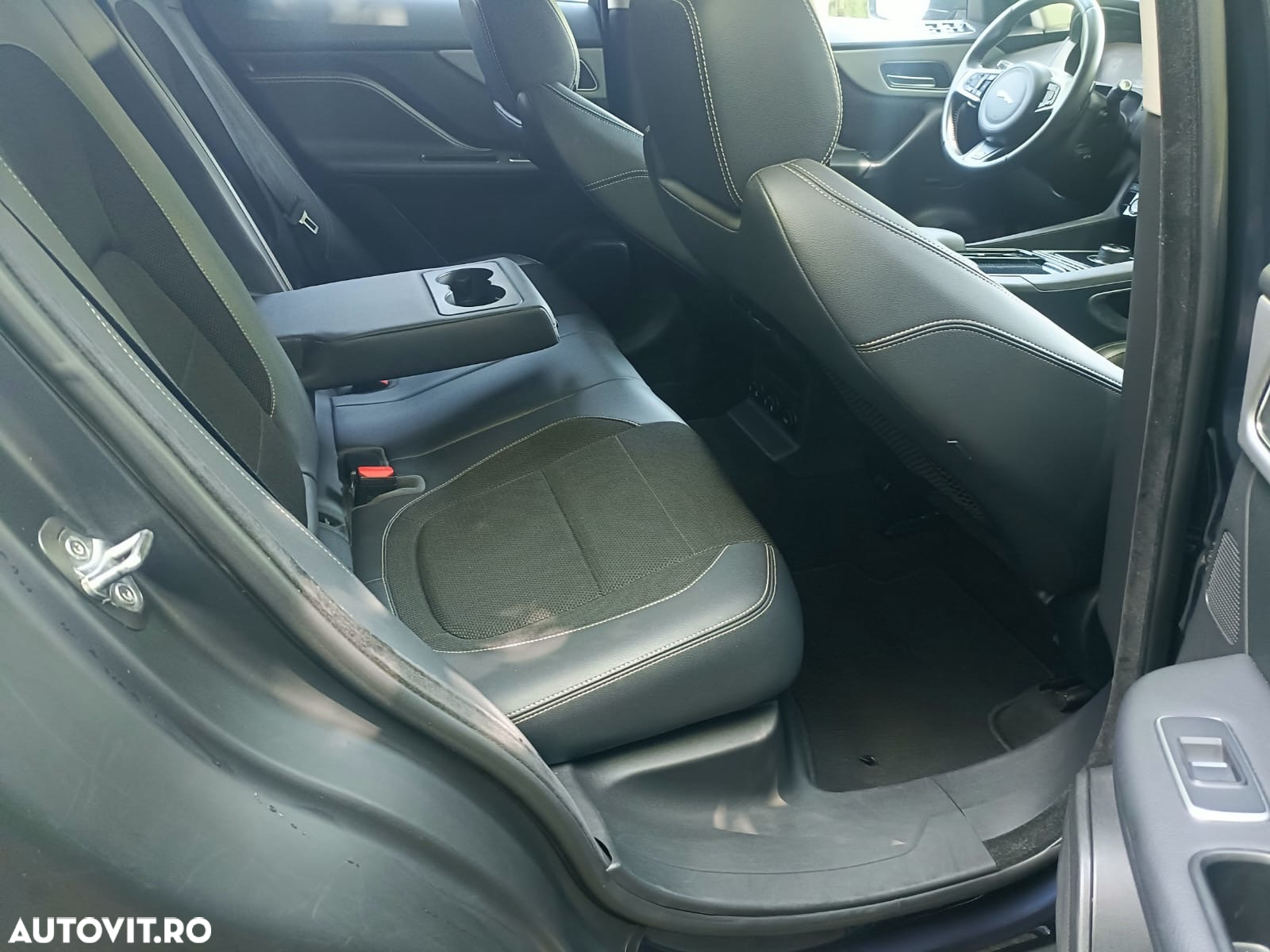 Jaguar F-Pace 20d AWD Aut. R-Sport - 19