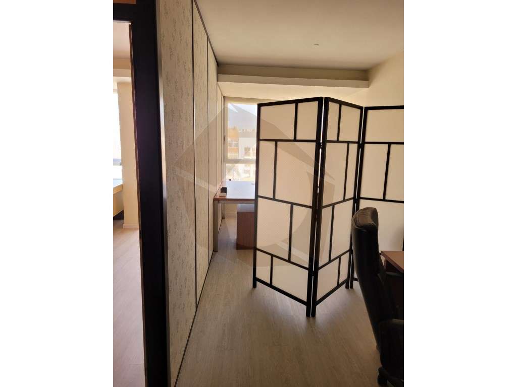 ESCRITÓRIO - PARANHOS (QUINTA DO COVELO) - Grande imagem: 5/10