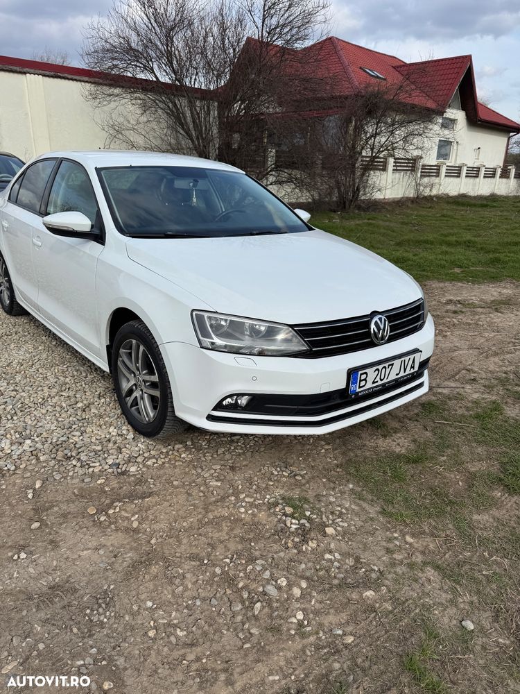 Volkswagen Jetta 2.0 TDI Comfortline - 1