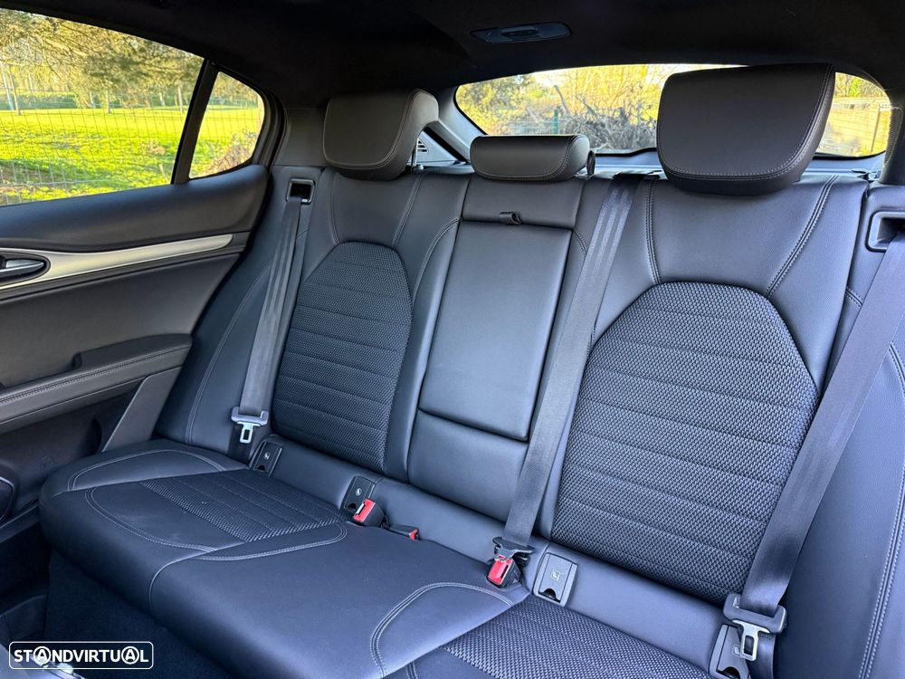 Alfa Romeo Stelvio 2.2 D Sprint Q4 AT8 - 28