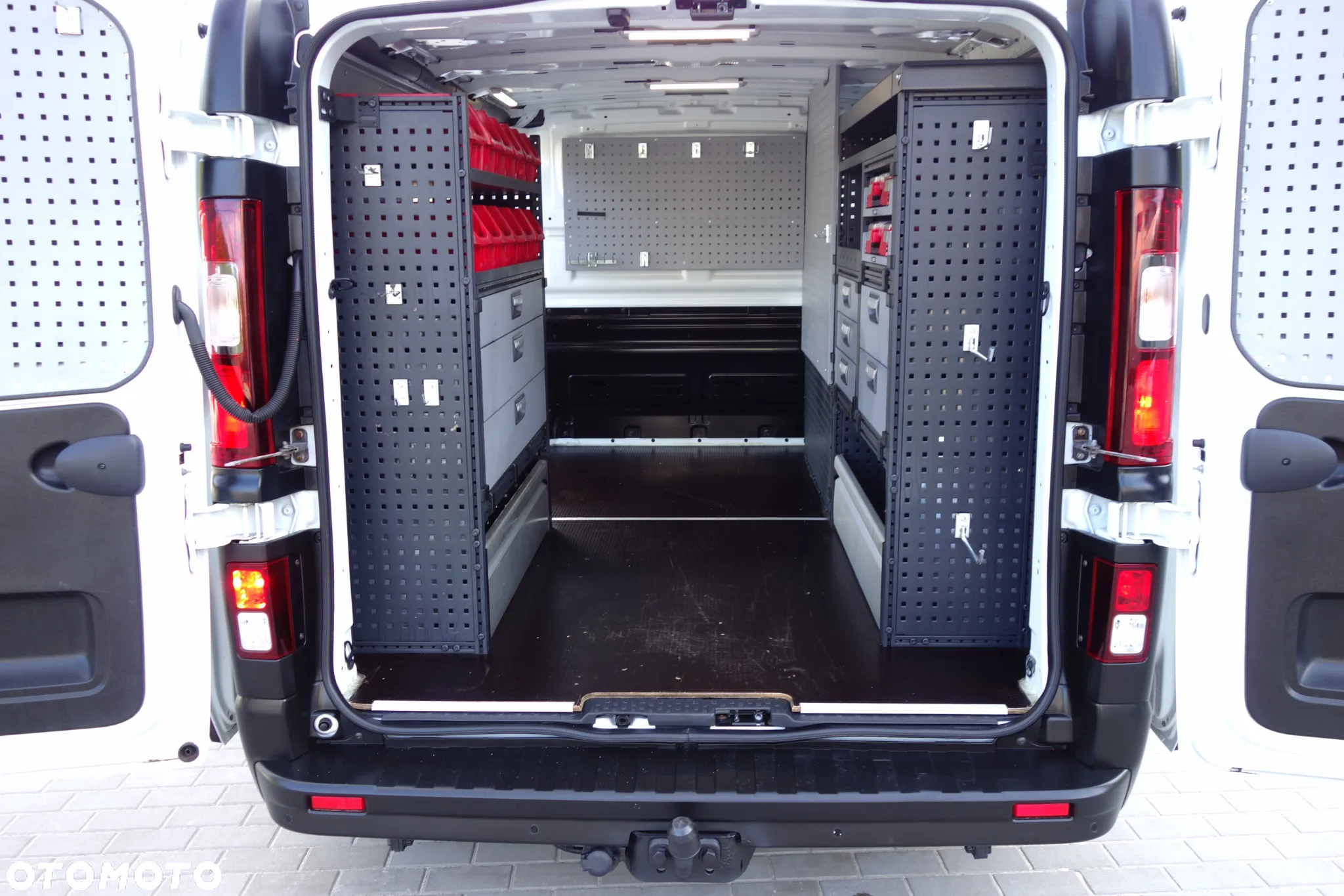 Renault Trafic 2.0 Dci 120 KM L1H1  Zabudowa Klima Webasto 2 x Drzwi Boczne - 11