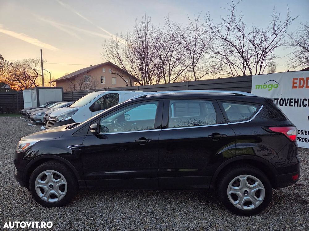 Ford Kuga 1.5 TDCi 2x4 Business Edition - 11