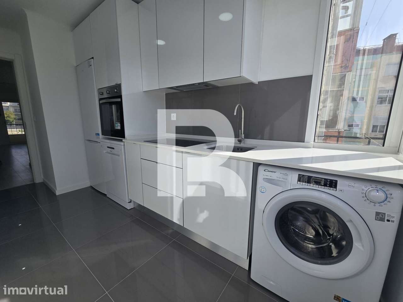 Apartamento T2+1 com Logradouro totalmente remodelado na Falagueira - Grande imagem: 4/9