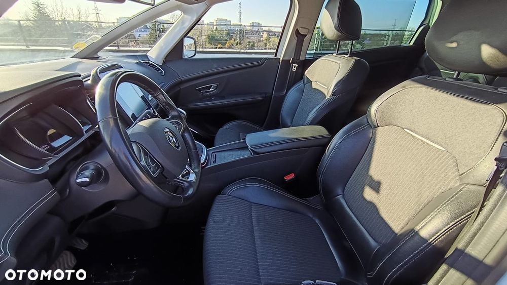 Renault Grand Scenic - 13