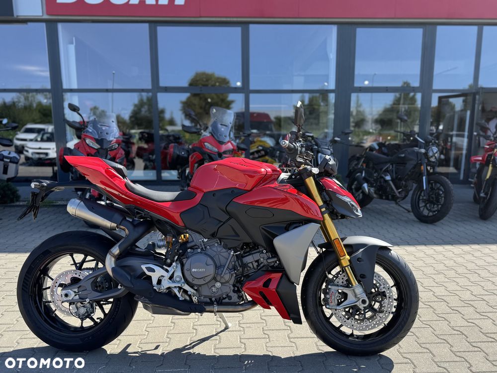 Ducati Streetfighter V2 - 2