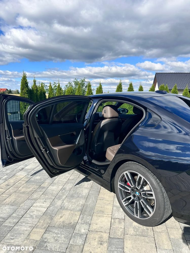BMW Seria 5 M550i xDrive - 7