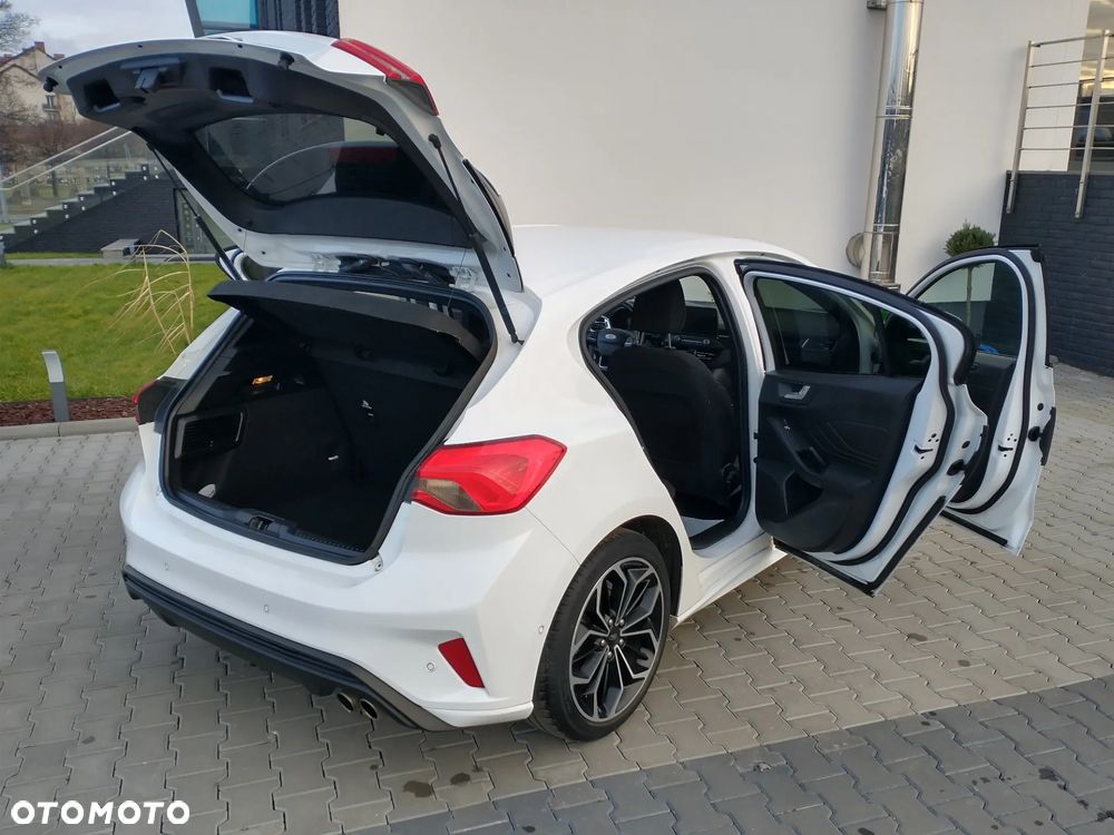 Ford Focus 1.0 EcoBoost Start-Stopp-System ST-LINE DESIGN - 26