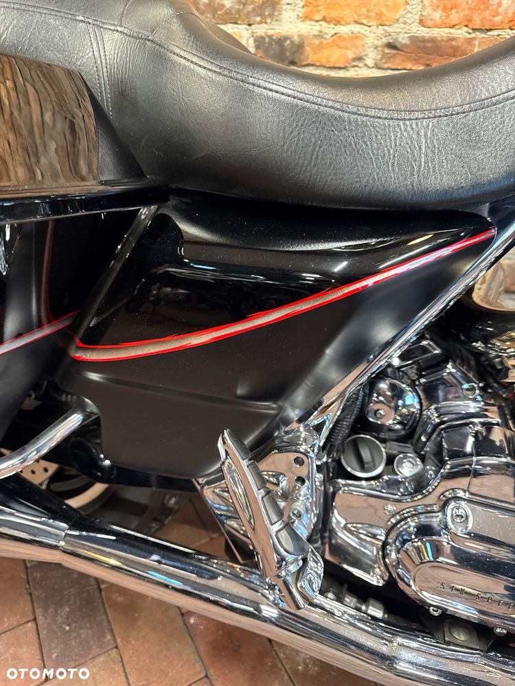 Harley-Davidson Touring Street Glide - 13