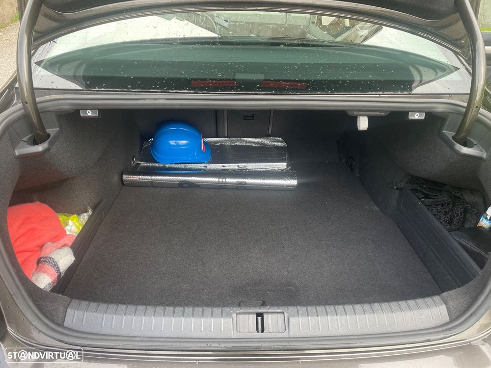 VW Passat 2.0 TDI Highline DSG - 21