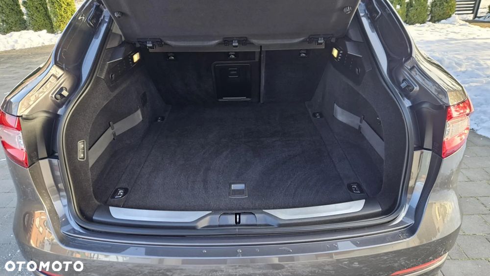 Maserati Levante Q4 Executive - 12