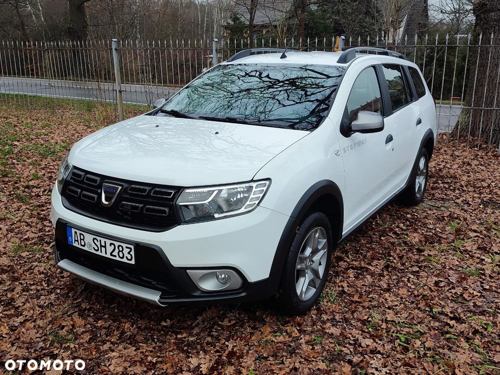 Dacia Logan TCe 90 S&S Stepway Celebration - 8