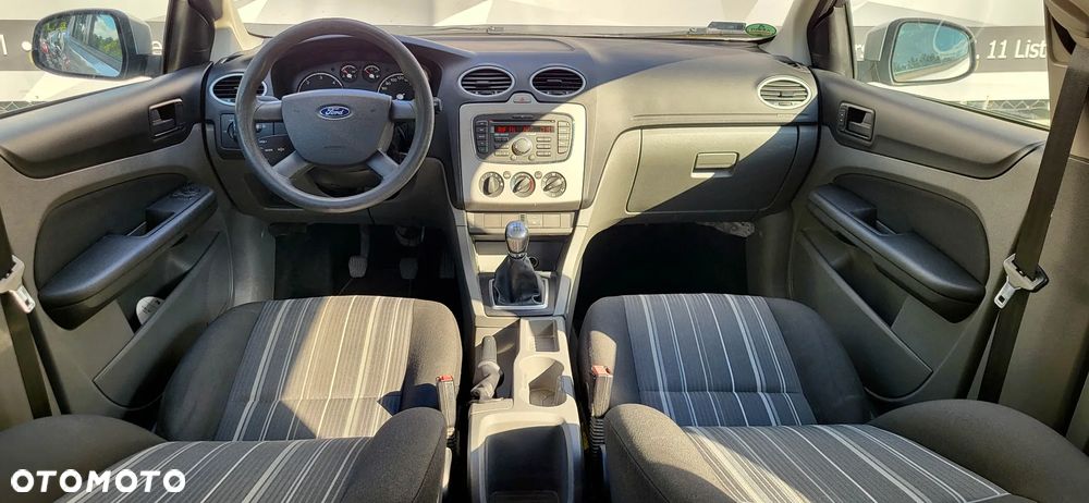 Ford Focus 1.6 TDCi Ambiente - 8