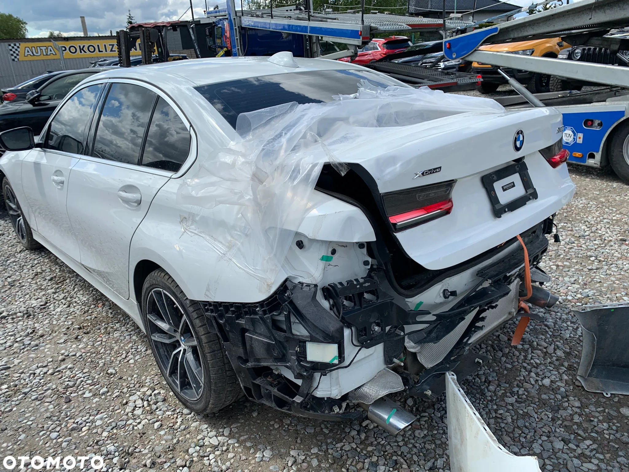 BMW Seria 3 330i xDrive - 11