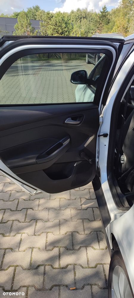 Ford Focus 1.6 Edition - 12