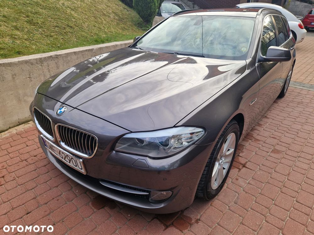 BMW Seria 5 525d xDrive - 8