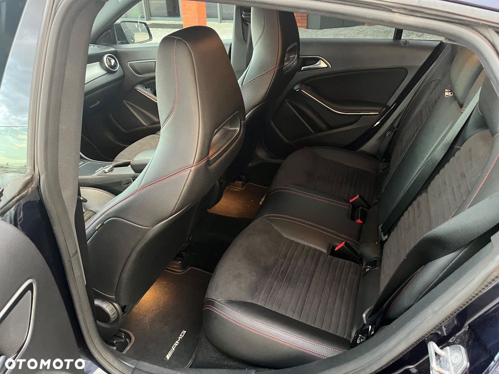 Mercedes-Benz CLA 180 7G-DCT AMG Line - 17