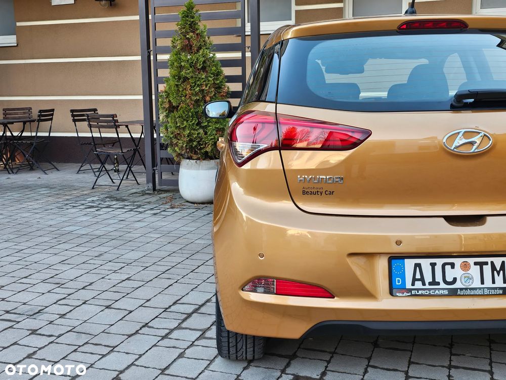 Hyundai i20 1.2 YES Gold - 37