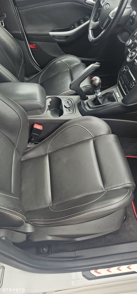 Ford Focus - 8