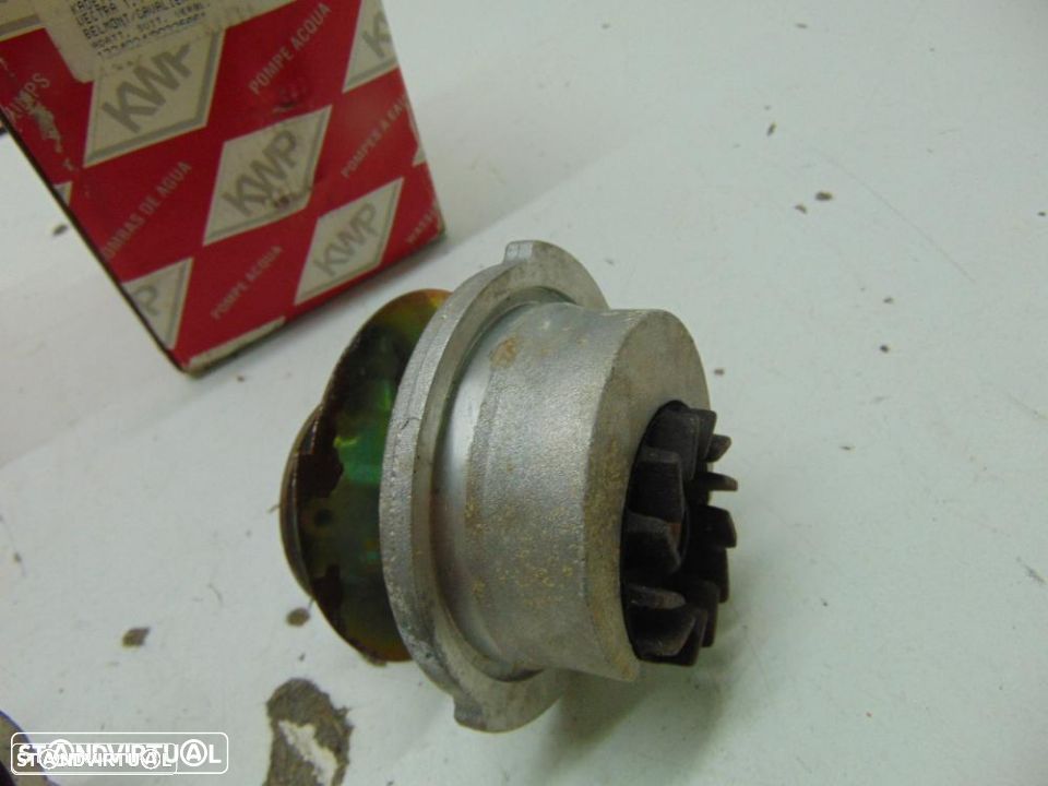 Antigos bombas água Ford - 11