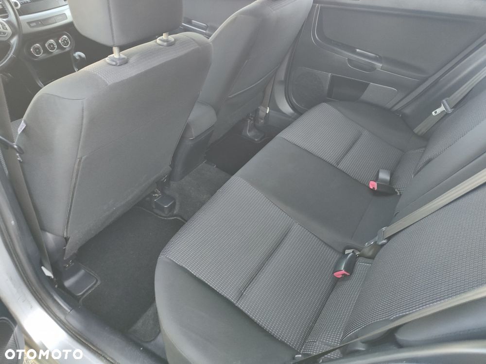 Mitsubishi Lancer - 6