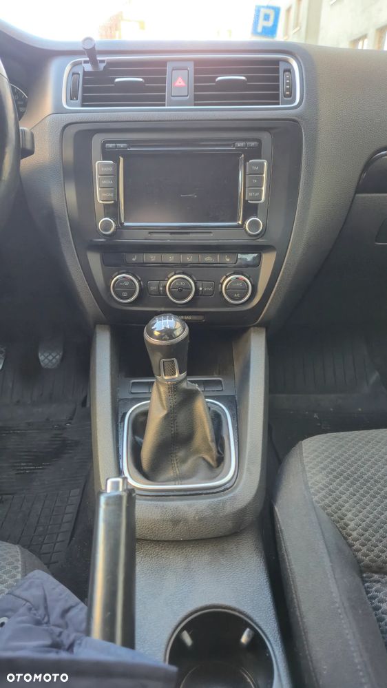 Volkswagen Jetta 1.6 TDI Comfortline - 15