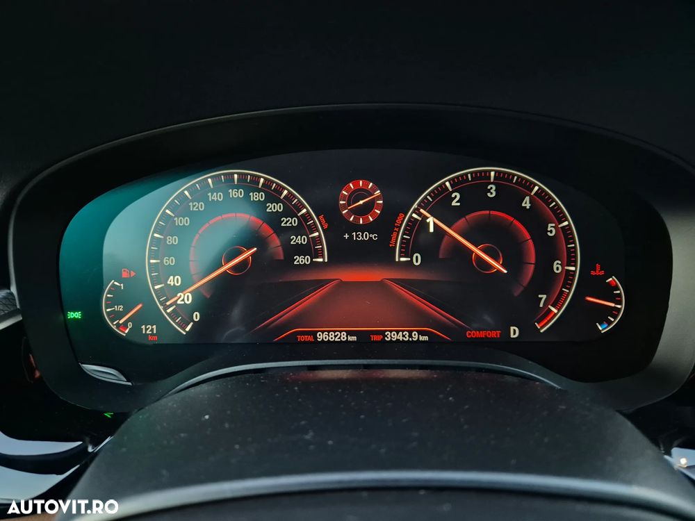 BMW Seria 5 530i xDrive AT - 10
