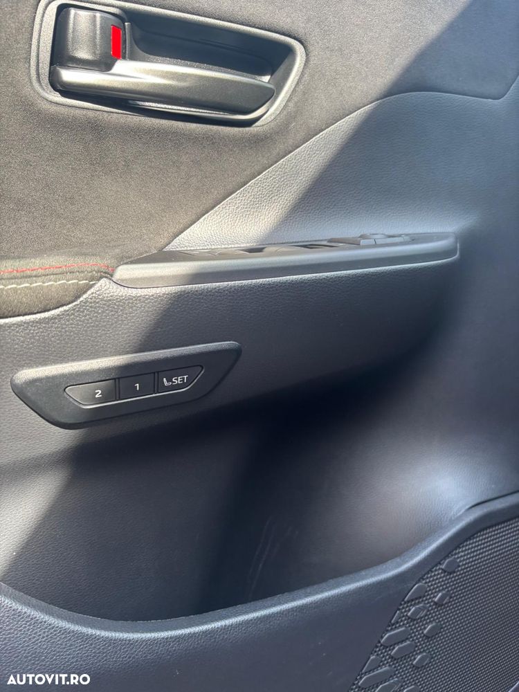 Toyota C-HR 2.0 Hybrid AWD GR SPORT Premiere - 11