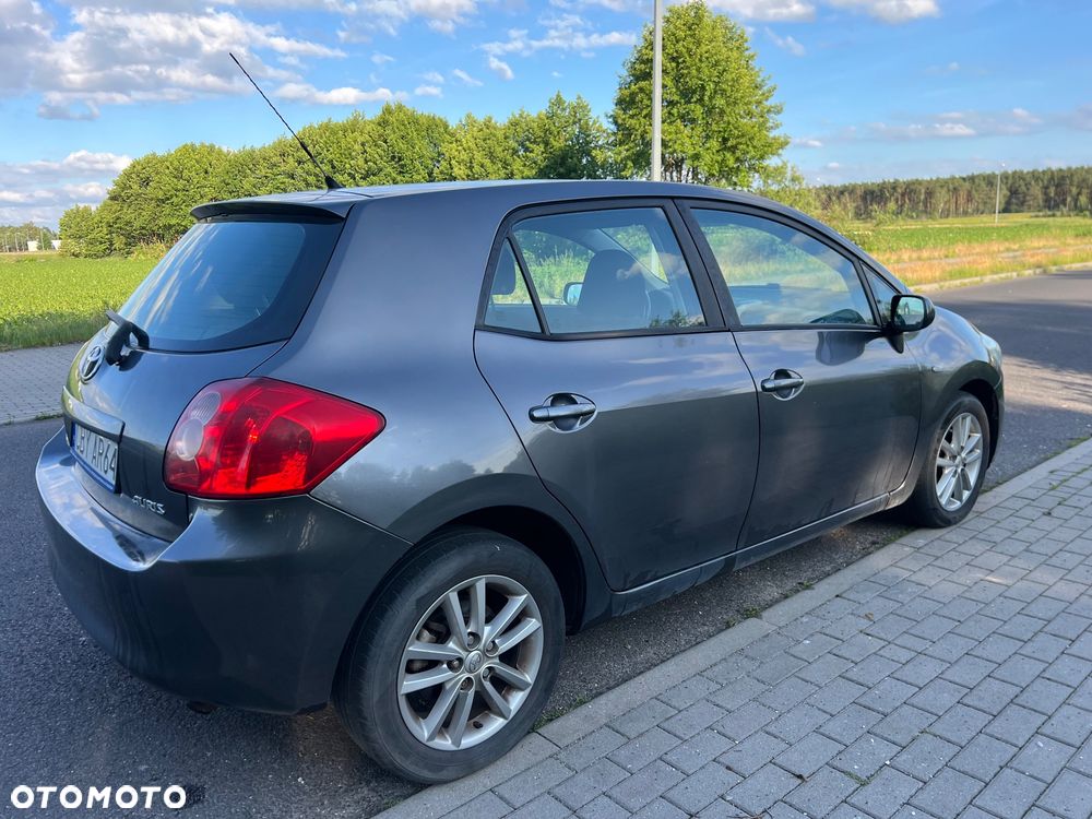 Toyota Auris 1.4 D-4D Luna - 4