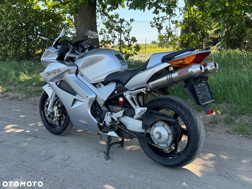 Honda VFR - 22