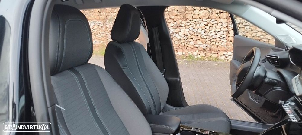 Peugeot e-2008 50 kWh Allure - 20