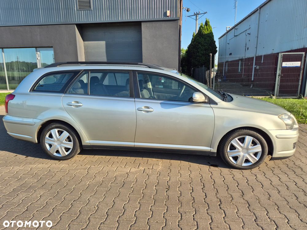 Toyota Avensis 2.0 D-4D Luna - 21