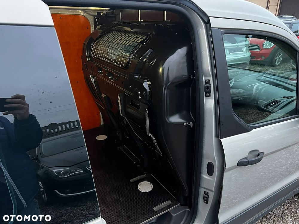 Ford Transit Connect - 22