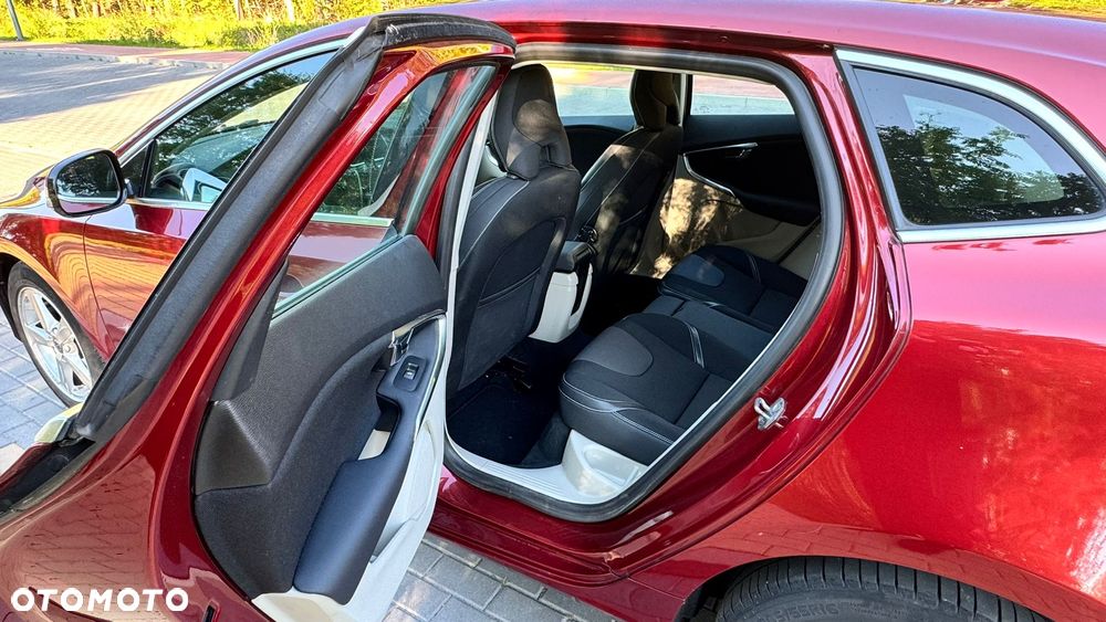 Volvo V40 D2 Momentum - 17
