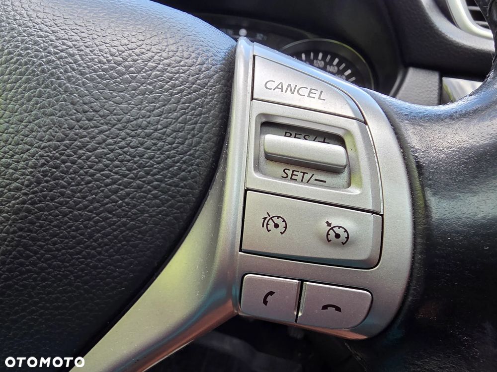 Nissan Qashqai - 25