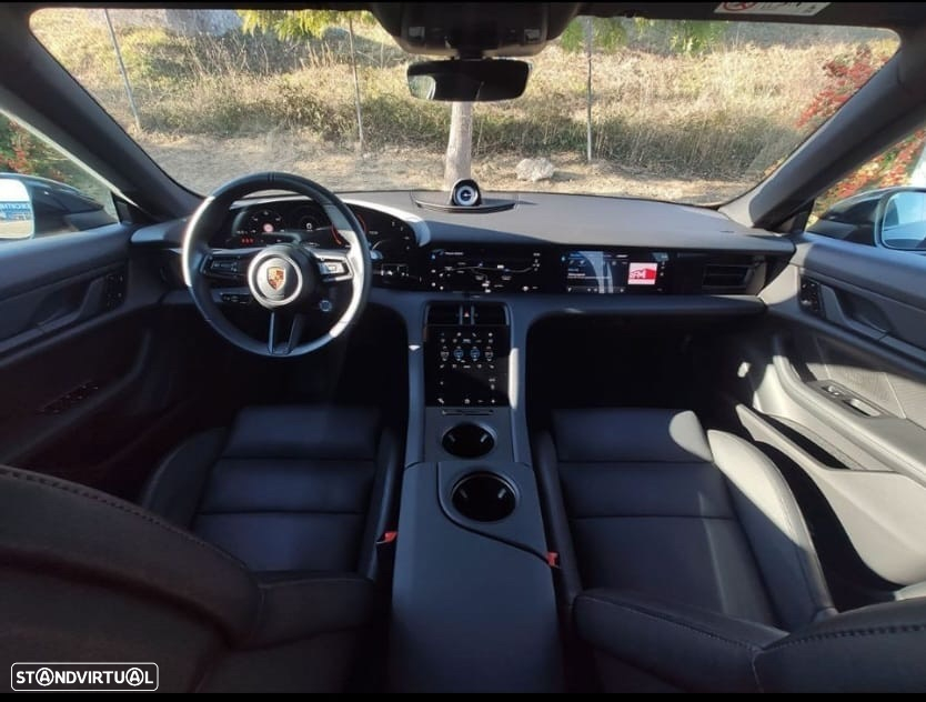 Porsche Taycan 4S - 37