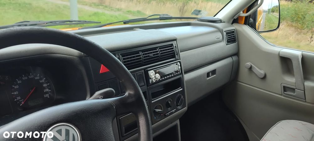 Volkswagen Transporter - 16