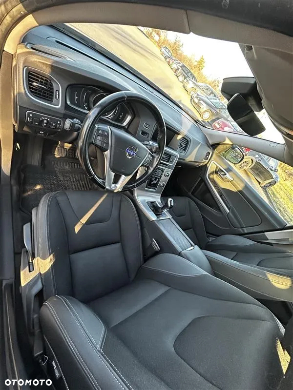 Volvo V60 D4 Drive-E Momentum - 6