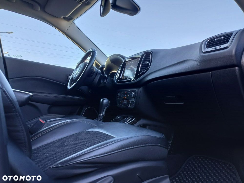 Jeep Compass - 31