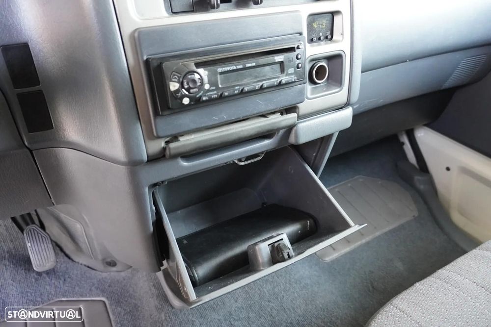 Toyota HiAce 2.5 D-4D Service 2.8T - 15