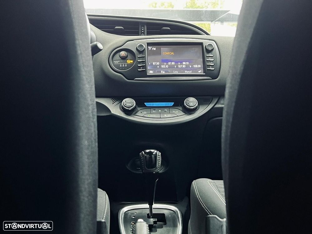 Toyota Yaris 1.5 HSD Comfort - 25