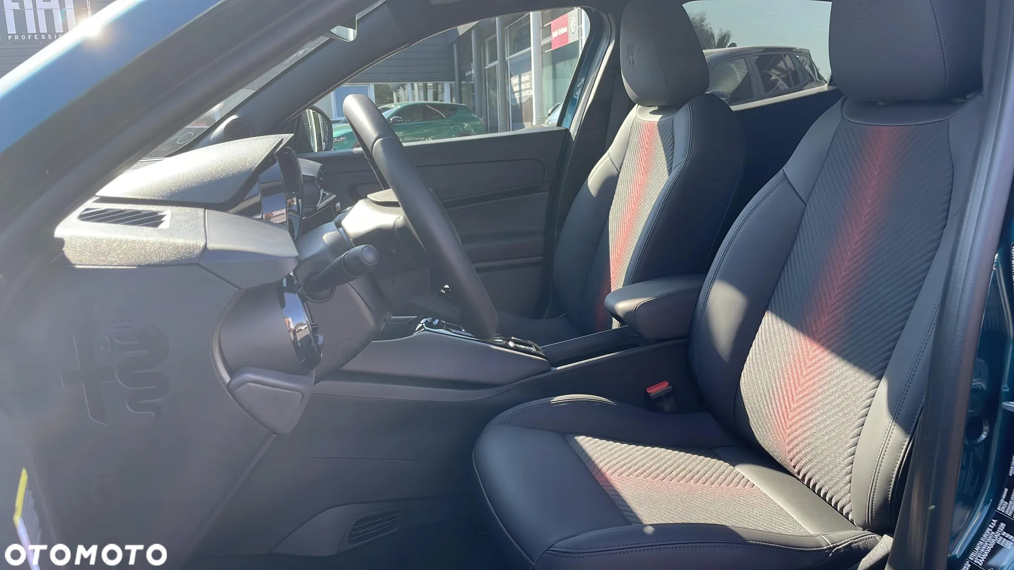 Alfa Romeo Junior 54kWh Elettrica Speciale - 16