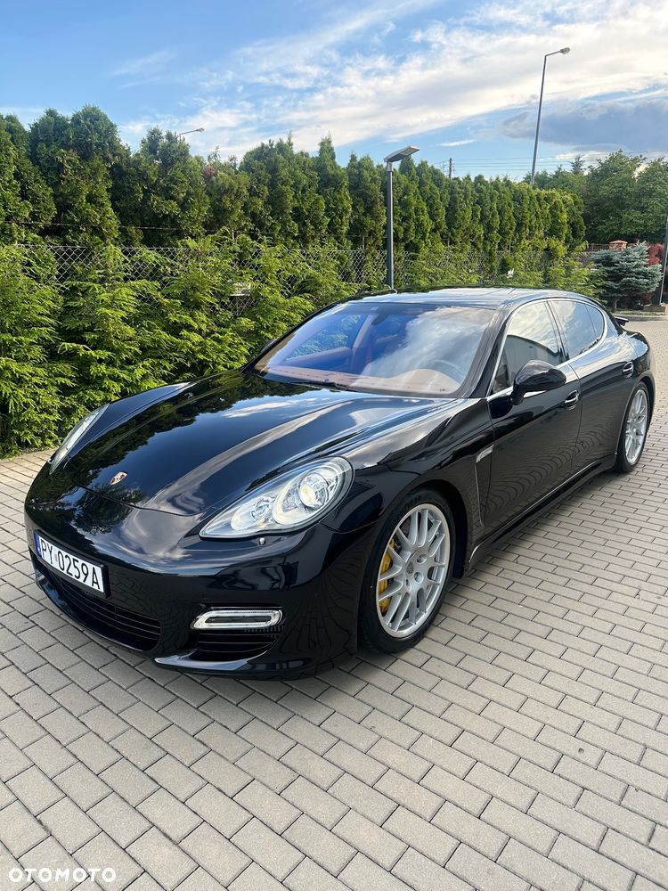 Porsche Panamera Turbo - 1
