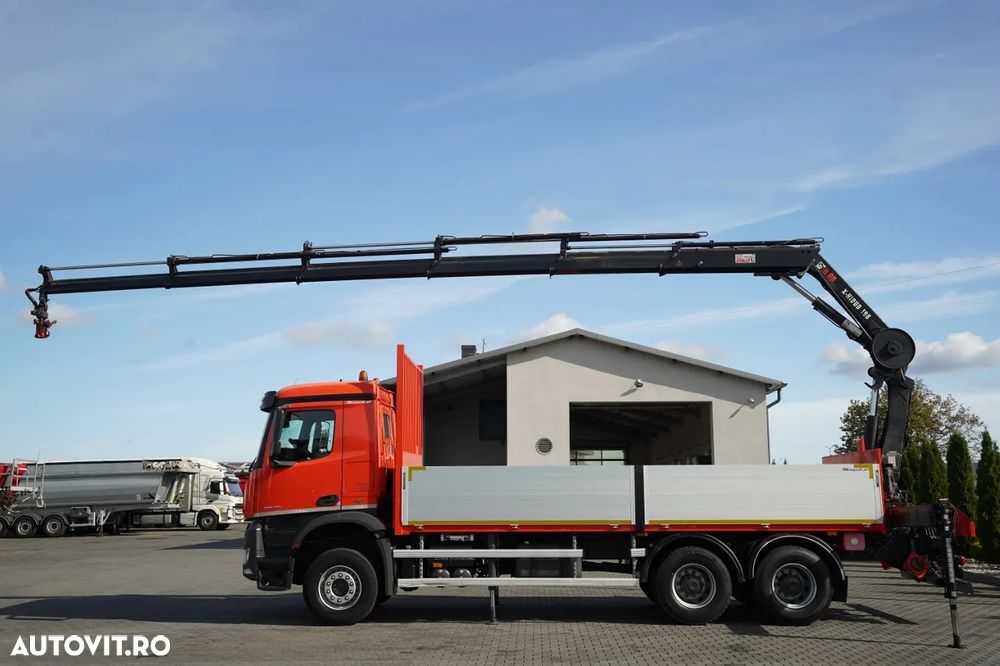 Mercedes-Benz AROCS 2640 / 6x4 / CAROSERIE BALANȚĂ - 6,5 M / MACARA HIAB X-HIDUO 188 ES-5 / CAPACITATE MAXIMĂ DE RIDICARE: 5.200 KG / ROTATOARE / TELECOMANDĂ / PODEA RESISTENTĂ / TRANSMISIE AUTOMATĂ - 4
